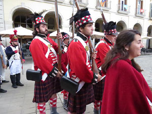 X Festa Reviu els Setges Napoleònics de Girona. Desfilada pels carrers de Girona