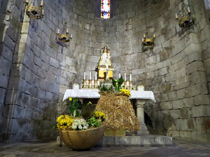 Temps de Flors 2018. Decoracions florals a l'interior de la nau gòtica de Sant Feliu