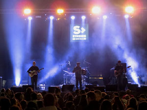 Festival Strenes 2019. Concert de Joan Garriga a la plaça Catalunya