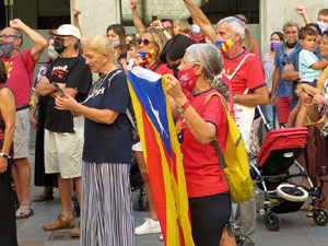 Diada Nacional 2021. Concentració a la plaça del Vi, lectura del manifest i cant de Els Segadors
