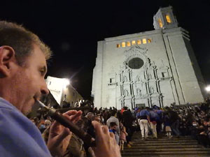 Fires de Sant Narcís 2021. Pilar a les escales de la Catedral