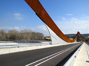 Ponts de Girona. El pont de l'Aurora en el límit dels barris de Pedret i Pont Major