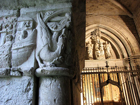 Capitell del claustre i capella de la Mare de Déu de Grà i de Bell-Ull