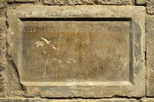 Làpida sepulcral dAlfons el Cast. Santa Maria de Vilabertran