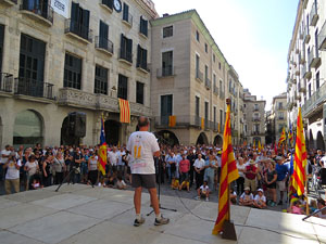 Diada Nacional 2016. Concentració a la plaça del Vi, lectura del manifest i cant de Els Segadors