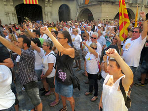 Diada Nacional 2016. Concentració a la plaça del Vi, lectura del manifest i cant de Els Segadors