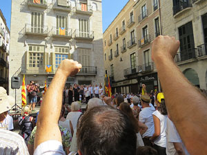 Diada Nacional 2016. Concentració a la plaça del Vi, lectura del manifest i cant de Els Segadors
