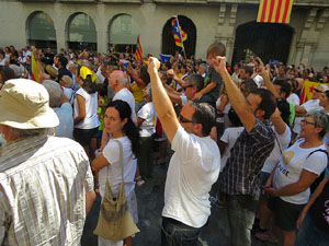 Diada Nacional 2016. Concentració a la plaça del Vi, lectura del manifest i cant de Els Segadors