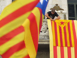 Diada Nacional 2016. Concentració a la plaça del Vi, lectura del manifest i cant de Els Segadors