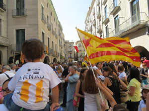 Diada Nacional 2016. Concentració a la plaça del Vi, lectura del manifest i cant de Els Segadors