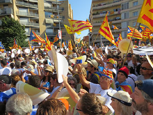 Diada Nacional 2016. Manifestació sotre el lema A punt. Endavant república catalana, a Salt