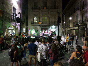 Diada Nacional 2016. Concert del grup Falciots Ninja a la plaça del Vi