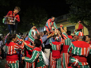 Fires 2016. Els Castells de Vigília a la Rambla de la Llibertat, amb els Marrecs de Salt i la Nova Muixeranga d'Algemesí