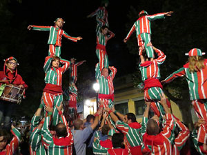 Fires 2016. Els Castells de Vigília a la Rambla de la Llibertat, amb els Marrecs de Salt i la Nova Muixeranga d'Algemesí
