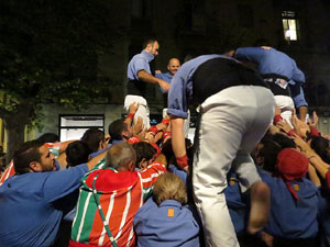 Fires 2016. Els Castells de Vigília a la Rambla de la Llibertat, amb els Marrecs de Salt i la Nova Muixeranga d'Algemesí
