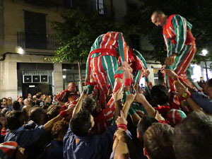 Fires 2016. Els Castells de Vigília a la Rambla de la Llibertat, amb els Marrecs de Salt i la Nova Muixeranga d'Algemesí