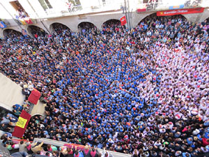 Fires 2016. La Diada Castellera a la pla&ccedil;a del Vi, amb els Marrecs de Salt, els Capgrossos de Matar&oacute; i els Minyons de Terrassa