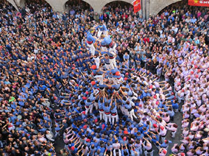 Fires 2016. La Diada Castellera a la pla&ccedil;a del Vi, amb els Marrecs de Salt, els Capgrossos de Matar&oacute; i els Minyons de Terrassa