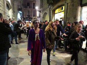 Fires 2016. 5a. Zombie Walk de Girona dins el festival Acocollona't