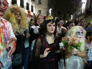 Fires 2016. 5a. Zombie Walk de Girona dins el festival Acocollona't