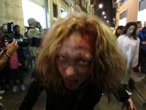 Fires 2016. 5a. Zombie Walk de Girona dins el festival Acocollona't