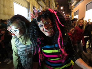 Fires 2016. 5a. Zombie Walk de Girona dins el festival Acocollona't