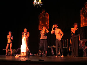 FITAG 2016. Espectacle inaugural. Revolution, de la Cia. I per què no?, de Llançà