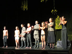 FITAG 2016. Espectacle inaugural. Revolution, de la Cia. I per què no?, de Llançà