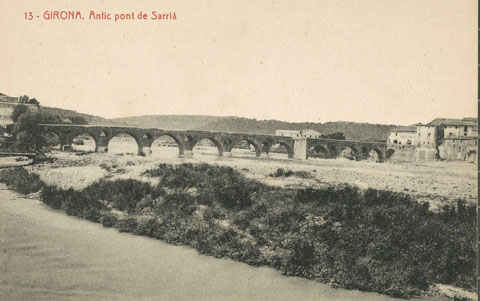L'antic pont de l'Aigua, sobre el riu Ter. A l'esquerra, Sarrià de Ter i a la dreta, el barri del Pont Major. 1877