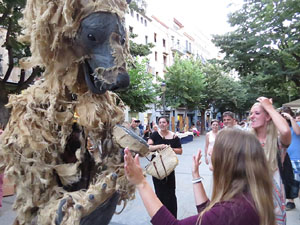 Festival Undàrius 2016. Espectacle de carrer Óssos del Pirineu, amb la Companyia Tutatis