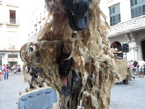 Festival Undàrius 2016. Espectacle de carrer Óssos del Pirineu, amb la Companyia Tutatis