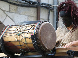 Festival Undàrius 2016. Espectacle de carrer Óssos del Pirineu, amb la Companyia Tutatis