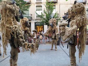 Festival Undàrius 2016. Espectacle de carrer Óssos del Pirineu, amb la Companyia Tutatis