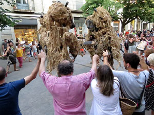 Festival Undàrius 2016. Espectacle de carrer Óssos del Pirineu, amb la Companyia Tutatis