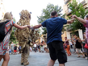 Festival Undàrius 2016. Espectacle de carrer Óssos del Pirineu, amb la Companyia Tutatis