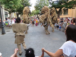 Festival Undàrius 2016. Espectacle de carrer Óssos del Pirineu, amb la Companyia Tutatis