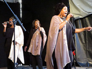 Festival A Capella 2017. Actuació del grup Black Voices a la plaça de la Independència