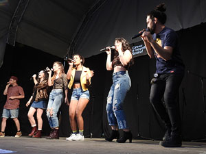 Festival A Capella 2017. Actuació del grup Kundala a la plaça de la Independència