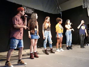 Festival A Capella 2017. Actuació del grup Kundala a la plaça de la Independència