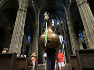 Corpus 2017. Assaig del ball de l'Àliga a la nau de la Catedral de Santa Maria