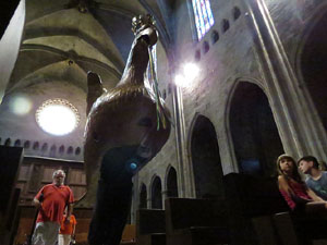 Corpus 2017. Assaig del ball de l'Àliga a la nau de la Catedral de Santa Maria