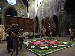 Corpus 2017. Assaig del ball de l'Àliga a la nau de la Catedral de Santa Maria