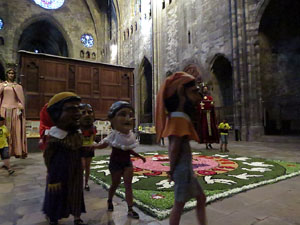 Corpus 2017. Assaig del ball de l'Àliga a la nau de la Catedral de Santa Maria