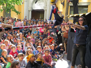 Festes de Primavera de Girona 2017. Cercavila de mulasses amb la Mula Baba i l'Ase de Bessan