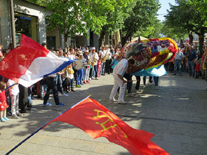 Festes de Primavera de Girona 2017. Cercavila de mulasses amb la Mula Baba i l'Ase de Bessan