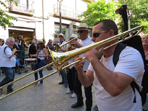 Festes de Primavera de Girona 2017. Cercavila de mulasses amb la Mula Baba i l'Ase de Bessan