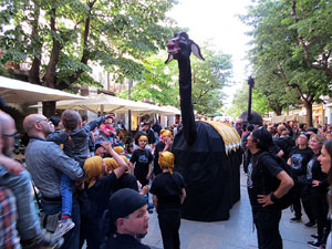 Festes de Primavera de Girona 2017. Cercavila de mulasses amb la Mula Baba i l'Ase de Bessan