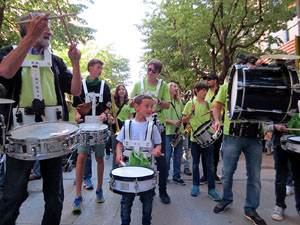 Festes de Primavera de Girona 2017. Cercavila de mulasses amb la Mula Baba i l'Ase de Bessan