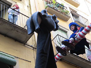 Festes de Primavera de Girona 2017. Cercavila de mulasses amb la Mula Baba i l'Ase de Bessan