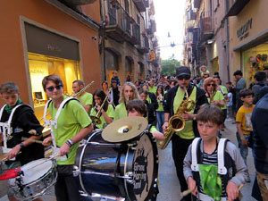 Festes de Primavera de Girona 2017. Cercavila de mulasses amb la Mula Baba i l'Ase de Bessan